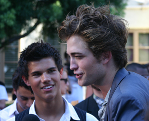 taylor-lautner-robert-pattinson-vma